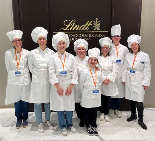 Des passionn&eacute;s de p&acirc;tisserie au Lindt Home of Chocolate 