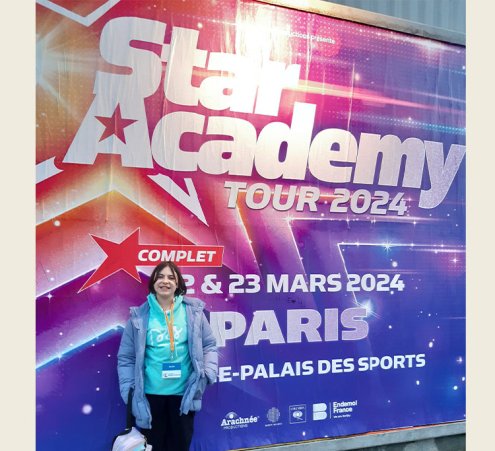 Louise rencontre les &eacute;l&egrave;ves de la Star Academy 