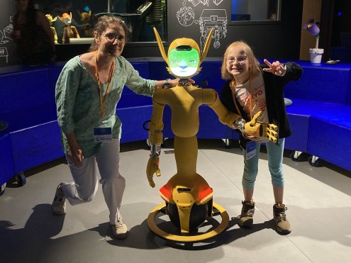 Marion danse avec des robots
