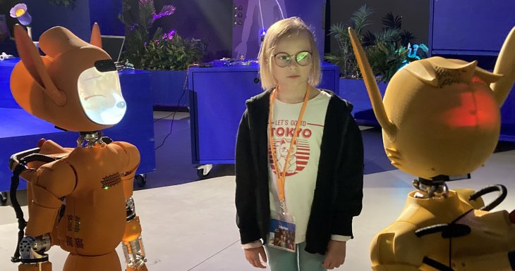 Marion danse avec des robots