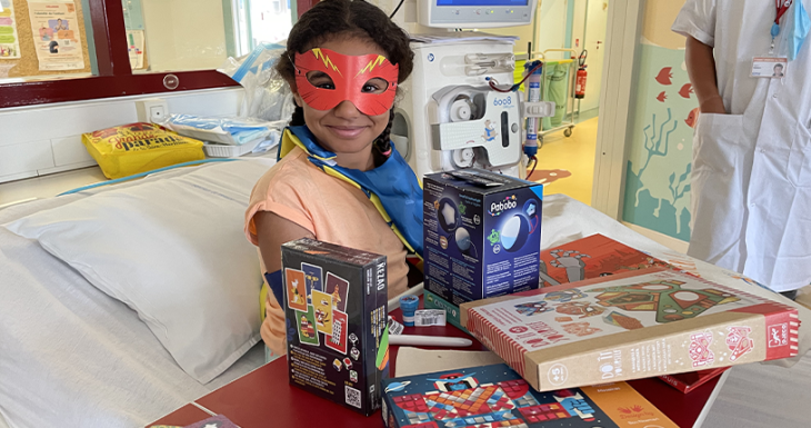  L&rsquo;Association Petits Princes a distribu&eacute; 6 000 &laquo; Kits des h&eacute;ros &raquo; aux enfants hospitalis&eacute;s en France