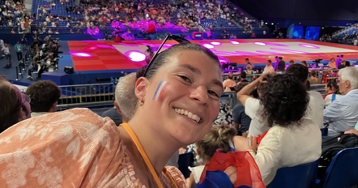 Emma assiste &agrave; l&#039;&eacute;preuve de Judo 