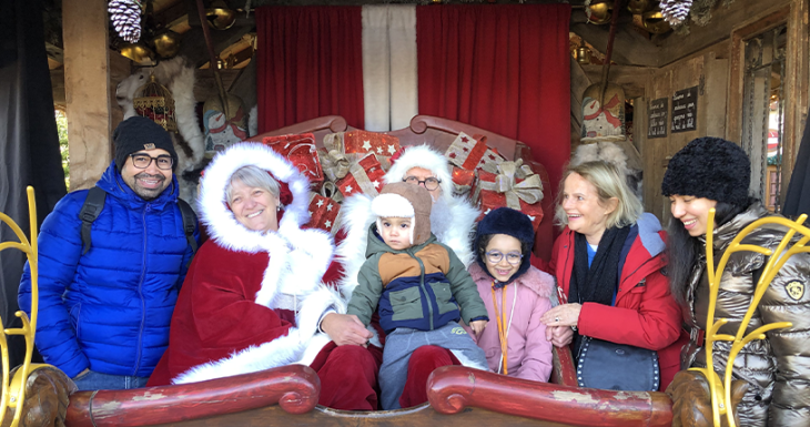 Cam&eacute;lia d&eacute;couvre le hameau du P&egrave;re No&euml;l 